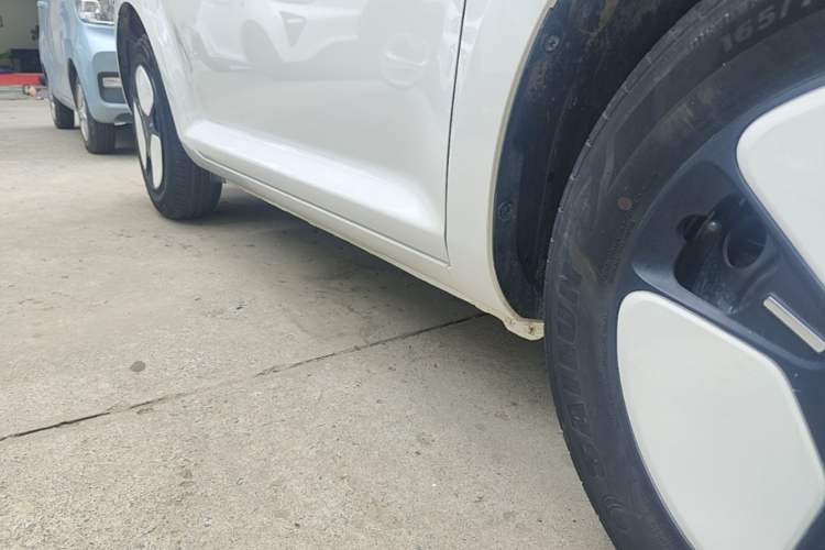 Used CHANGAN NEVO Lumin 2022 155 km – Refreshingly Sweet Edition Right Side Sill