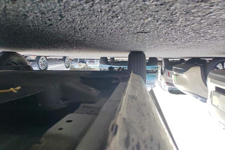 Used CHANGAN NEVO Lumin 2022 155 km – Refreshingly Sweet Edition Right Side Sill