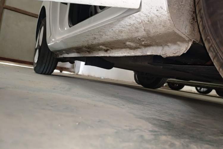 Used CHANGAN NEVO Lumin 2022 155 km – Refreshingly Sweet Edition Right Side Sill