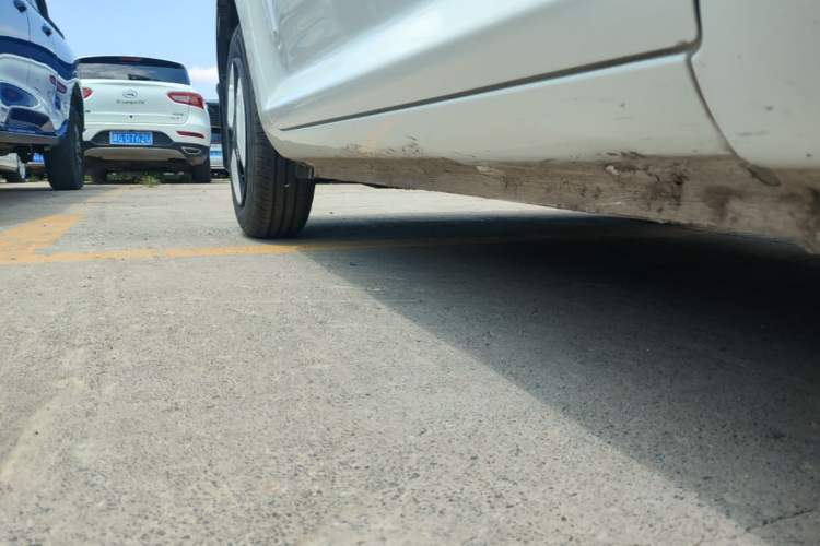 Used CHANGAN NEVO Lumin 2022 155 km – Refreshingly Sweet Edition Right Side Sill