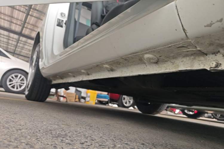 Used CHANGAN NEVO Lumin 2022 210km Sweet Edition Right Side Sill
