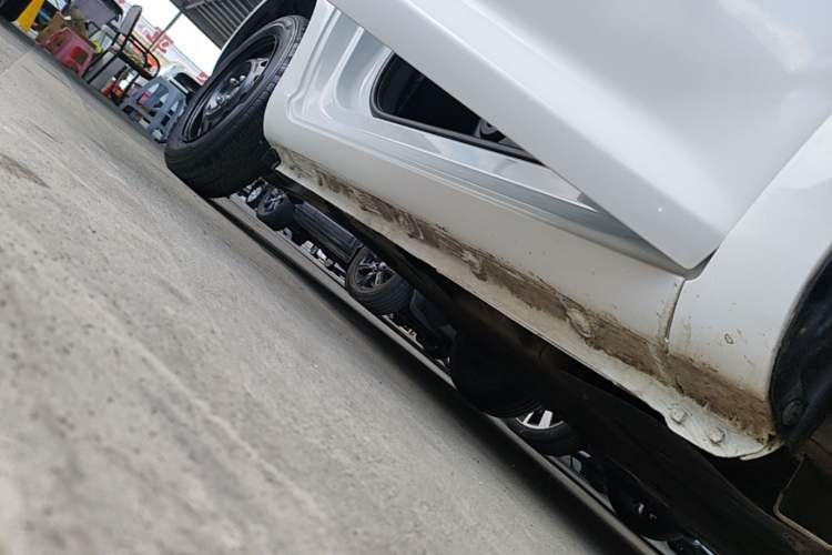 Used CHANGAN NEVO Lumin 2022 155 km – Refreshingly Sweet Edition Right Side Sill