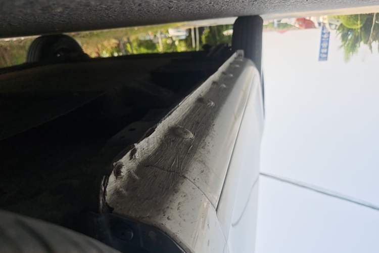 Used CHANGAN NEVO Lumin 2022 155 km – Refreshingly Sweet Edition Right Side Sill