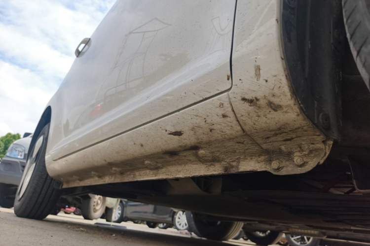 Used CHANGAN NEVO Lumin 2022 210km Sweet Edition Right Side Sill