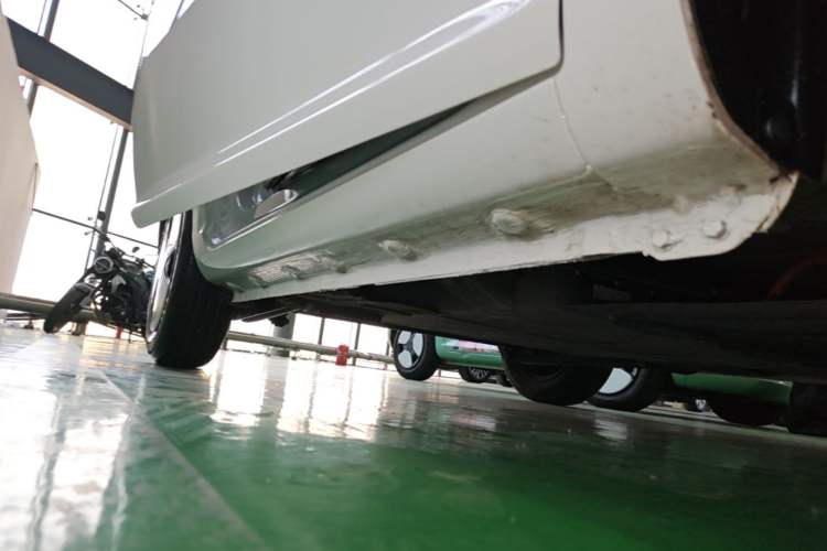 Used CHANGAN NEVO Lumin 2022 155 km – Refreshingly Sweet Edition Right Side Sill