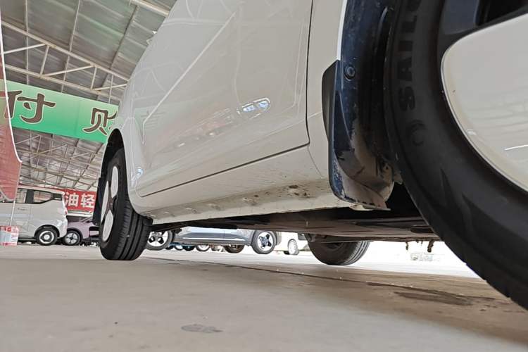 Used CHANGAN NEVO Lumin 2022 210km Sweet Edition Right Side Sill