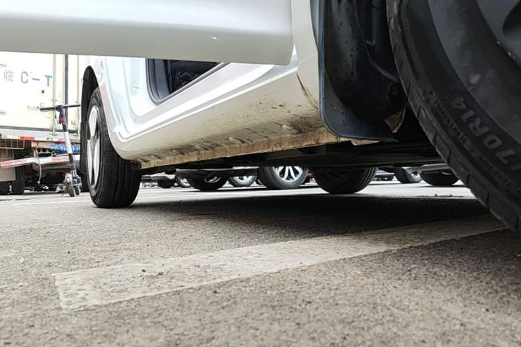 Used CHANGAN NEVO Lumin 2022 210km Sweet Edition Right Side Sill