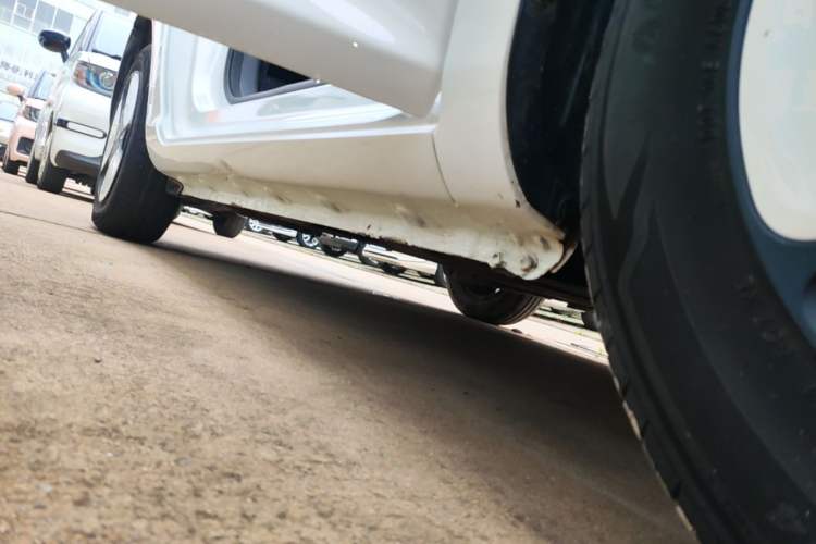 Used CHANGAN NEVO Lumin 2022 210km Sweet Edition Right Side Sill