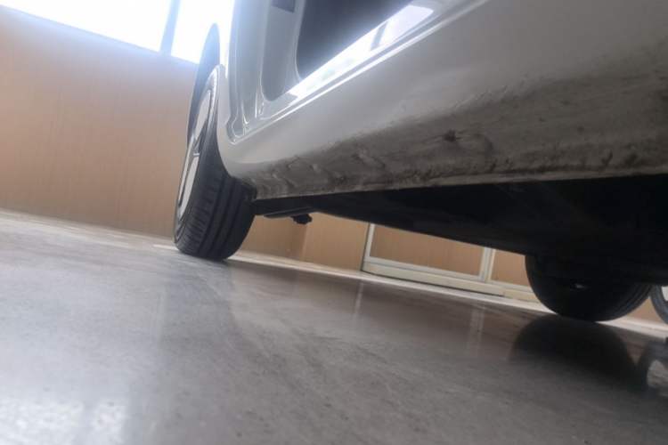 Used CHANGAN NEVO Lumin 2022 155 km – Refreshingly Sweet Edition Right Side Sill