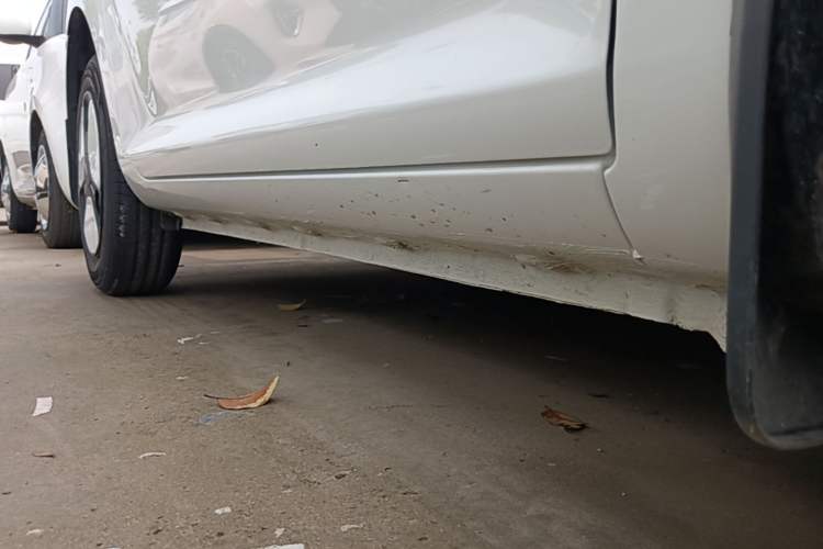 Used CHANGAN NEVO Lumin 2022 155 km – Refreshingly Sweet Edition Right Side Sill