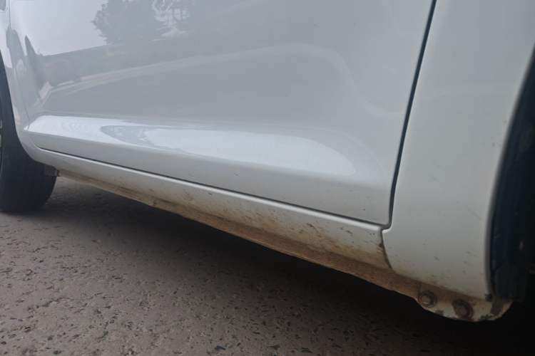 Used CHANGAN NEVO Lumin 2022 155 km – Refreshingly Sweet Edition Right Side Sill
