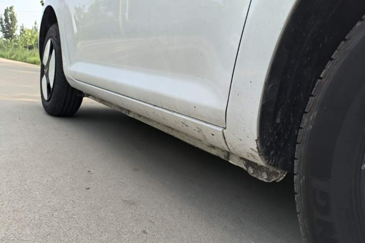 Used CHANGAN NEVO Lumin 2022 155 km – Refreshingly Sweet Edition Right Side Sill
