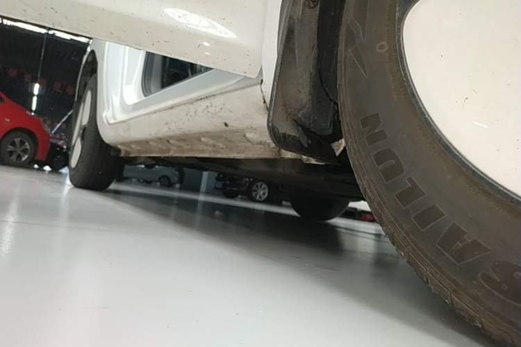Used CHANGAN NEVO Lumin 2022 155 km – Refreshingly Sweet Edition Right Side Sill