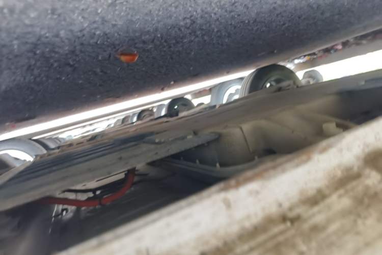 Used CHANGAN NEVO Lumin 2022 155 km – Refreshingly Sweet Edition Right Side Sill