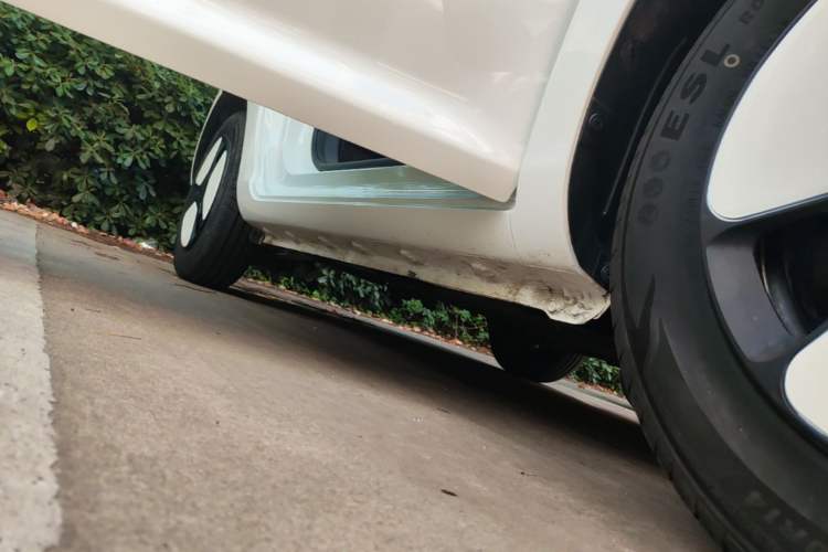 Used CHANGAN NEVO Lumin 2022 155 km – Refreshingly Sweet Edition Right Side Sill