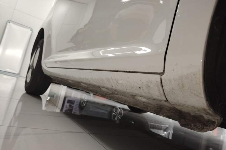 Used CHANGAN NEVO Lumin 2022 155 km – Refreshingly Sweet Edition Right Side Sill