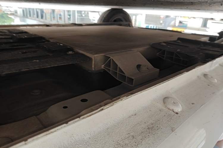 Used CHANGAN NEVO Lumin 2022 210km Sweet Edition Right Side Sill