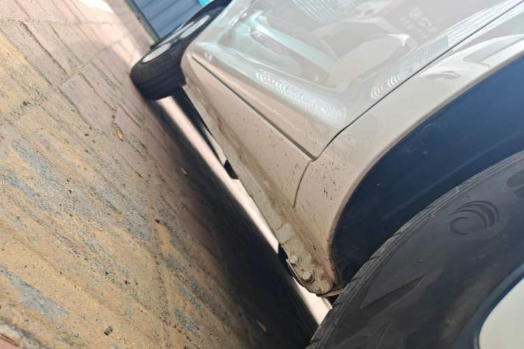 Used CHANGAN NEVO Lumin 2022 155 km – Refreshingly Sweet Edition Right Side Sill