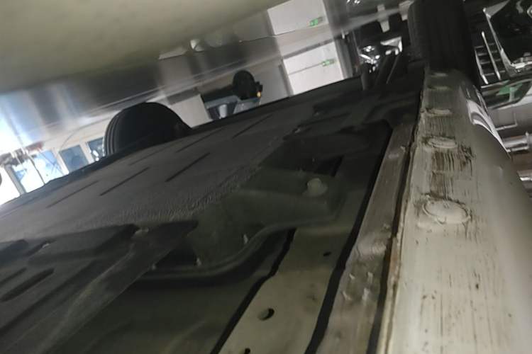 Used CHANGAN NEVO Lumin 2022 155 km – Refreshingly Sweet Edition Right Side Sill