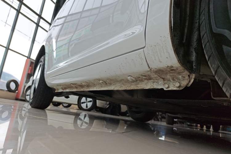 Used CHANGAN NEVO Lumin 2022 155 km – Refreshingly Sweet Edition Right Side Sill