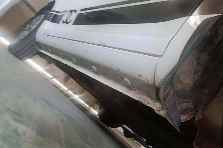 Used CHANGAN NEVO Lumin 2022 210km Sweet Edition Right Side Sill