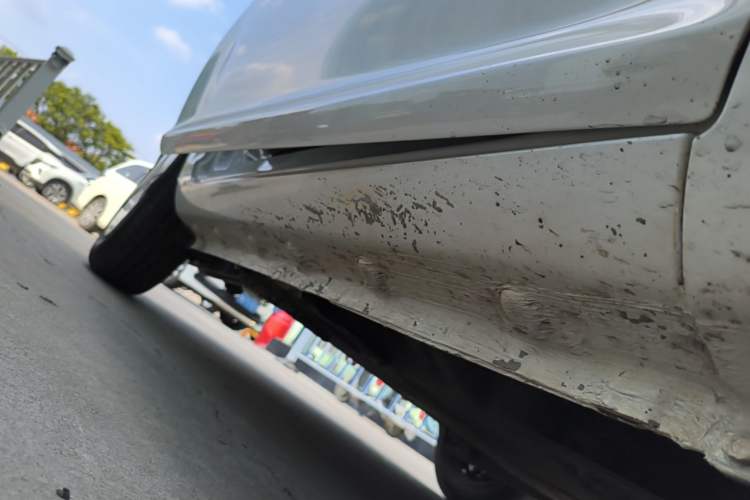 Used CHANGAN NEVO Lumin 2022 155 km – Refreshingly Sweet Edition Right Side Sill