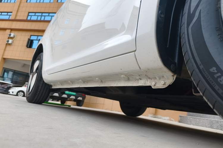 Used CHANGAN NEVO Lumin 2022 210km Sweet Edition Right Side Sill
