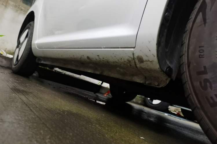 Used CHANGAN NEVO Lumin 2022 155 km – Refreshingly Sweet Edition Right Side Sill
