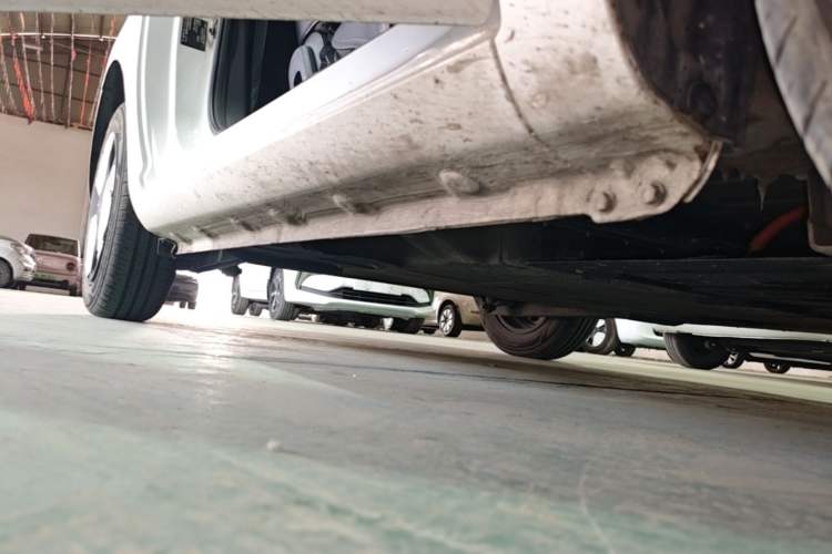 Used CHANGAN NEVO Lumin 2022 155 km – Refreshingly Sweet Edition Right Side Sill