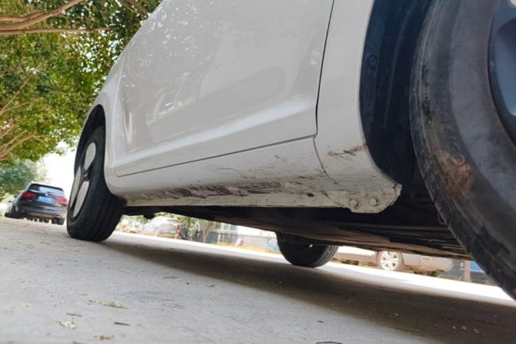 Used CHANGAN NEVO Lumin 2022 155 km – Refreshingly Sweet Edition Right Side Sill