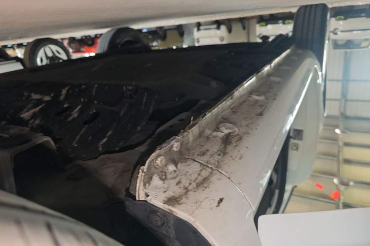 Used CHANGAN NEVO Lumin 2022 155 km – Refreshingly Sweet Edition Right Side Sill