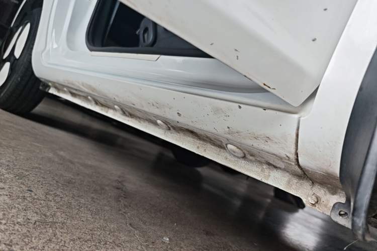 Used CHANGAN NEVO Lumin 2022 210km Sweet Edition Right Side Sill