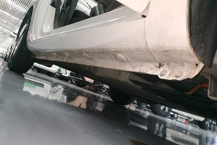 Used CHANGAN NEVO Lumin 2022 210km Sweet Edition Right Side Sill