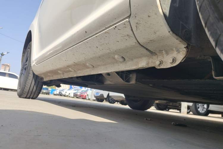 Used CHANGAN NEVO Lumin 2022 210km Sweet Edition Right Side Sill