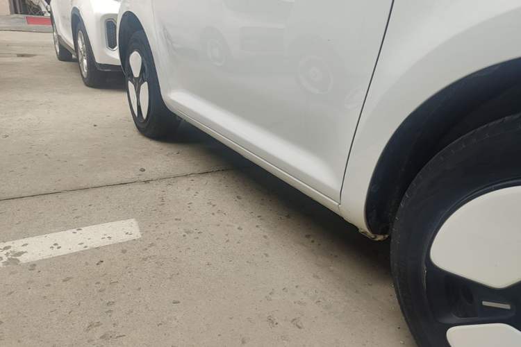 Used CHANGAN NEVO Lumin 2022 155 km – Refreshingly Sweet Edition Right Side Sill