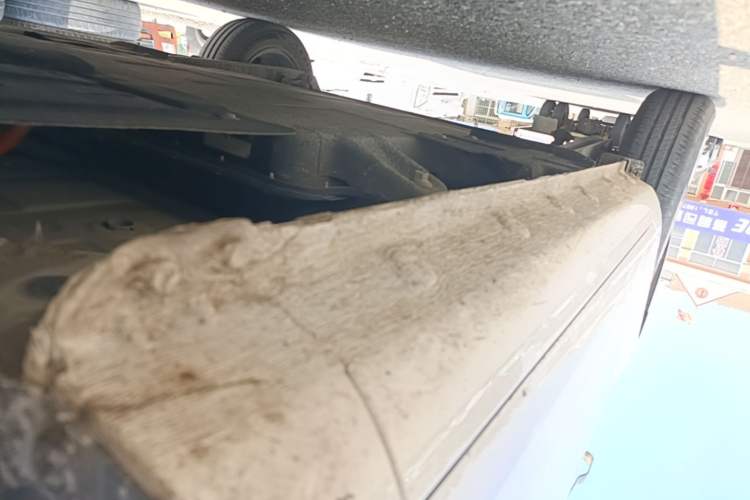 Used CHANGAN NEVO Lumin 2022 155 km – Refreshingly Sweet Edition Right Side Sill
