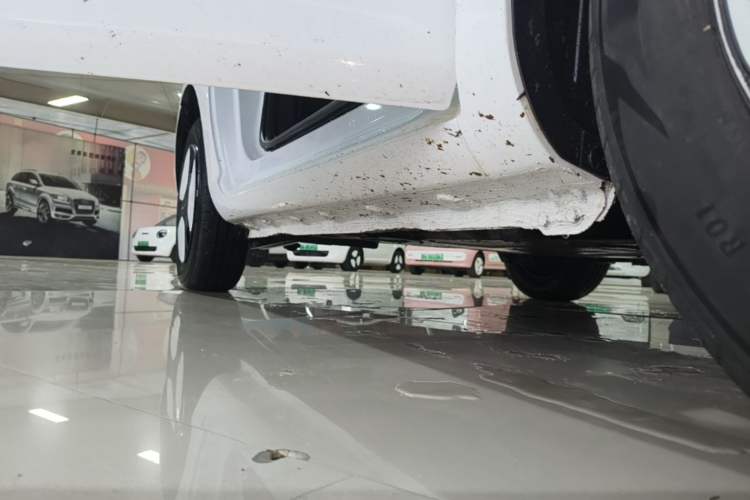 Used CHANGAN NEVO Lumin 2022 155 km – Refreshingly Sweet Edition Right Side Sill