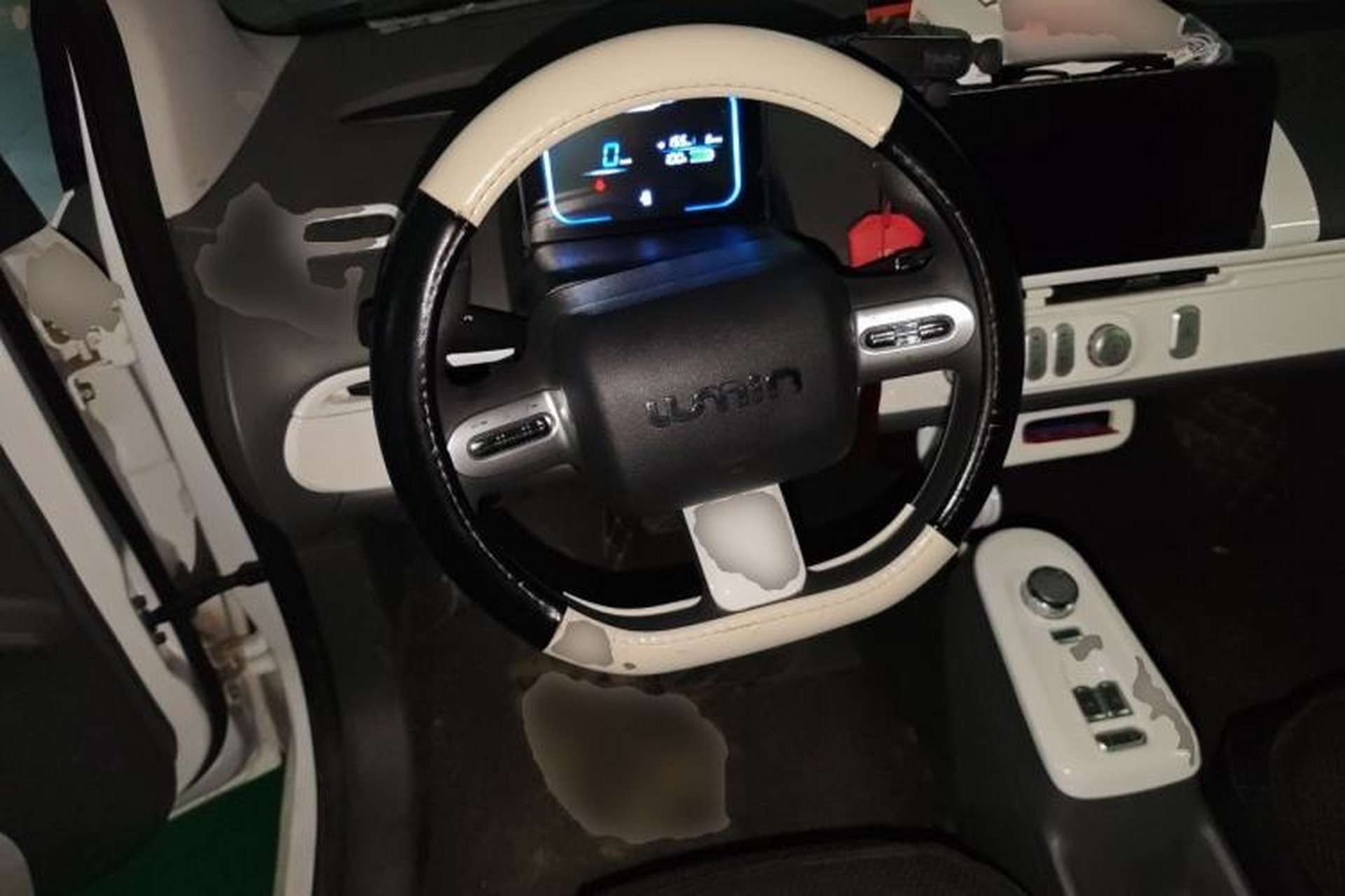 Used CHANGAN NEVO Lumin 2022 155 km – Refreshingly Sweet Edition Steering Wheel
