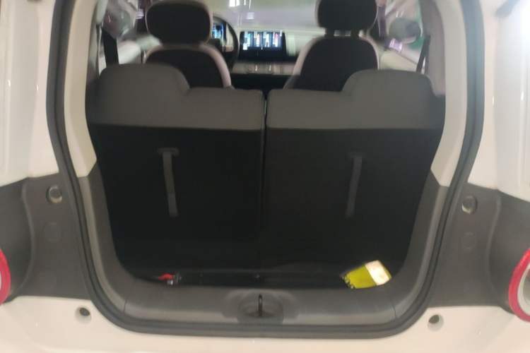 Used CHANGAN NEVO Lumin 2022 210km Sweet Edition Trunk