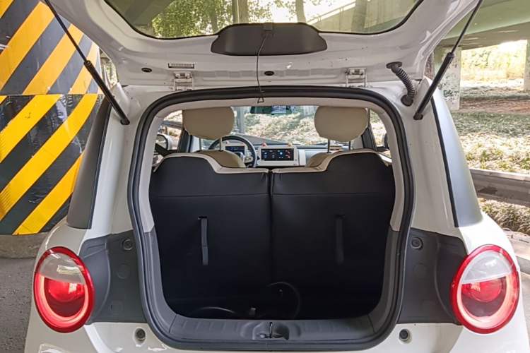 Used CHANGAN NEVO Lumin 2022 210km Sweet Edition Trunk