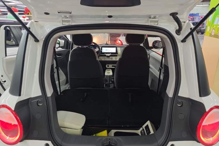 Used CHANGAN NEVO Lumin 2022 210km Sweet Edition Trunk