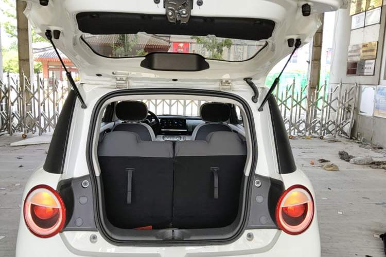 Used CHANGAN NEVO Lumin 2022 210km Sweet Edition Trunk