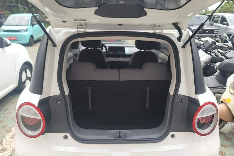 Used CHANGAN NEVO Lumin 2022 210km Sweet Edition Trunk