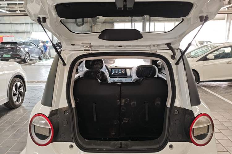 Used CHANGAN NEVO Lumin 2022 210km Sweet Edition Trunk