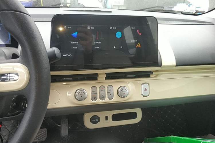 Used CHANGAN NEVO Lumin 2022 210km Sweet Edition Audio And AC Panel