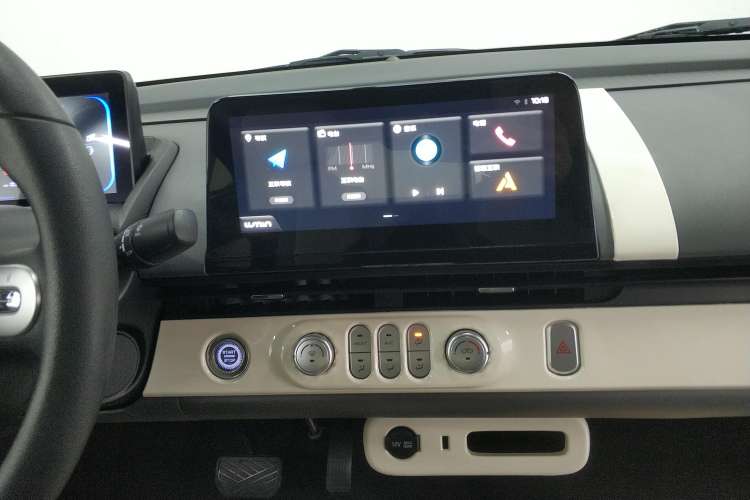 Used CHANGAN NEVO Lumin 2022 301km Honey-Sweet Version Audio And AC Panel