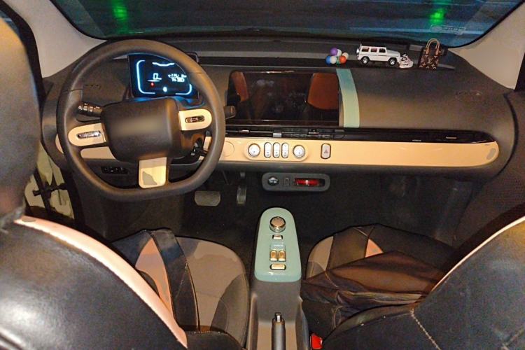 Used CHANGAN NEVO Lumin 2022 155 km – Refreshingly Sweet Edition Center Console