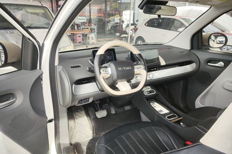Used CHANGAN NEVO Lumin 2022 210km Sweet Edition Center Console