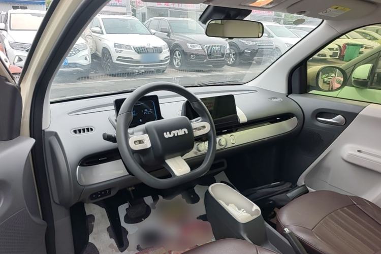Used CHANGAN NEVO Lumin 2022 210km Sweet Edition Center Console