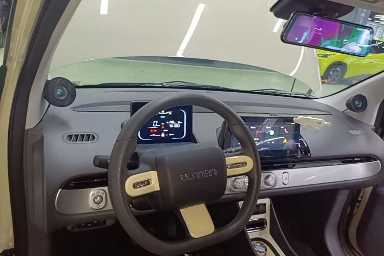 Used CHANGAN NEVO Lumin 2022 210km Sweet Edition Center Console